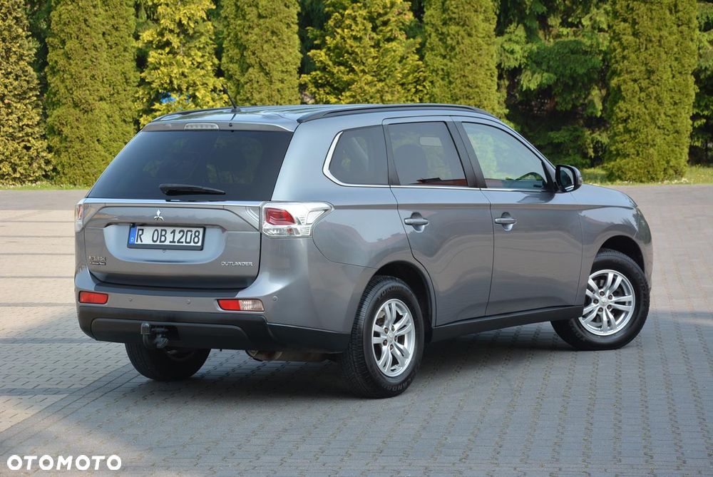 Mitsubishi Outlander 2.2 DID Intense + - 18