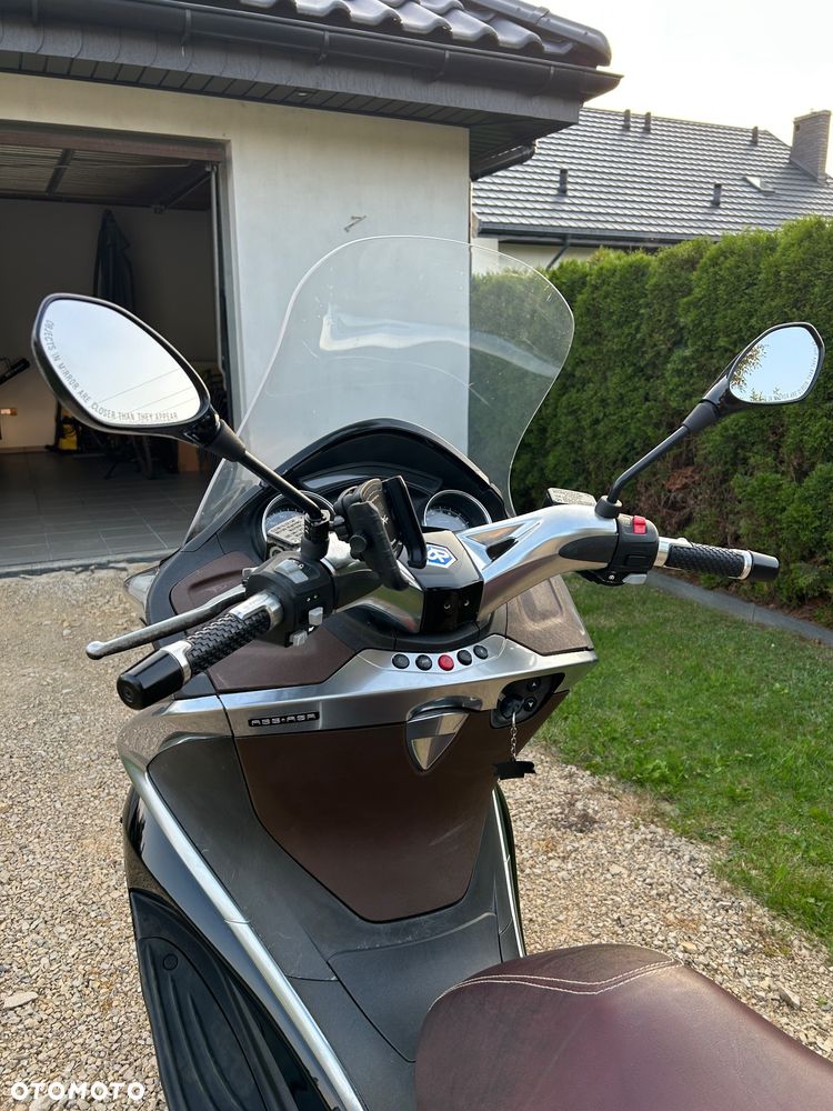 Piaggio X10 - 15