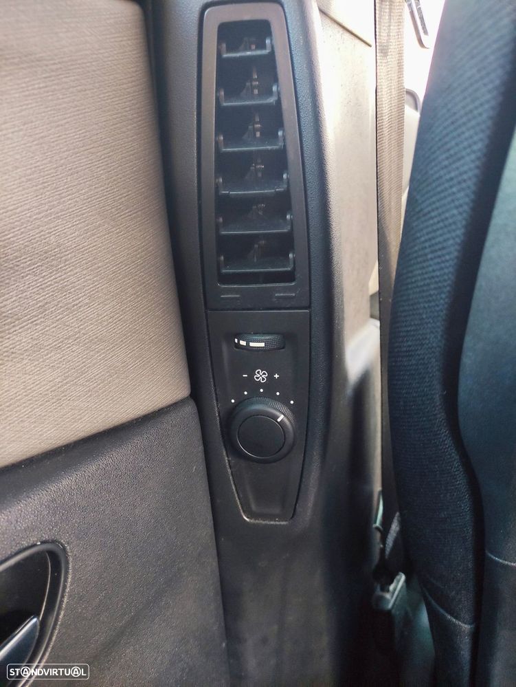 Citroën C4 Grand Picasso 1.6 e-HDi Exclusive - 15
