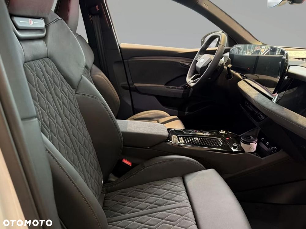 Audi Q6 e-tron - 7