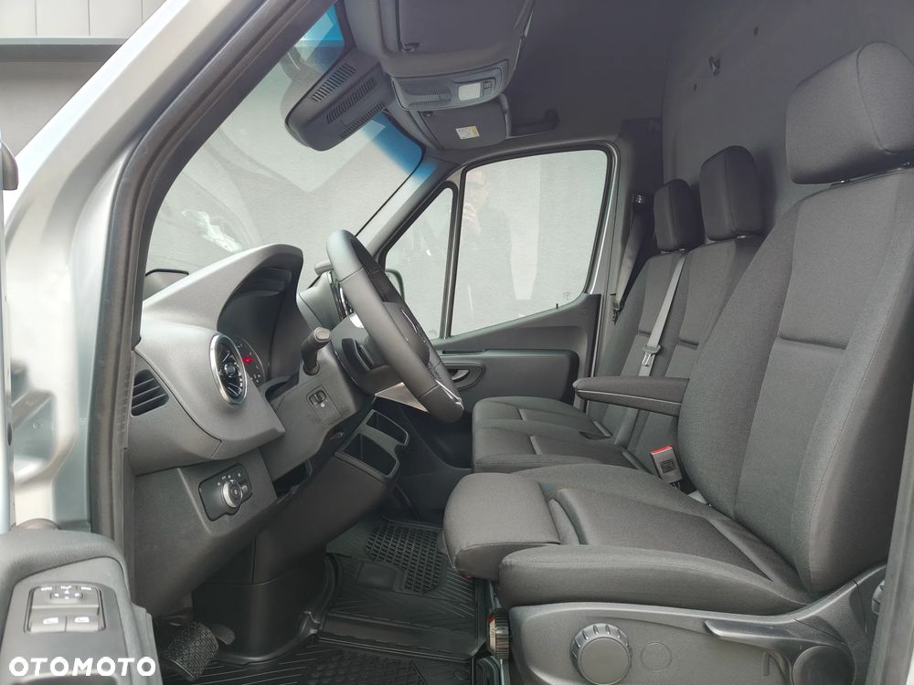 Mercedes-Benz Sprinter - 12