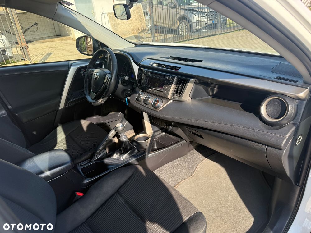 Toyota RAV4 2.0 D-4D Premium 4x2 - 18
