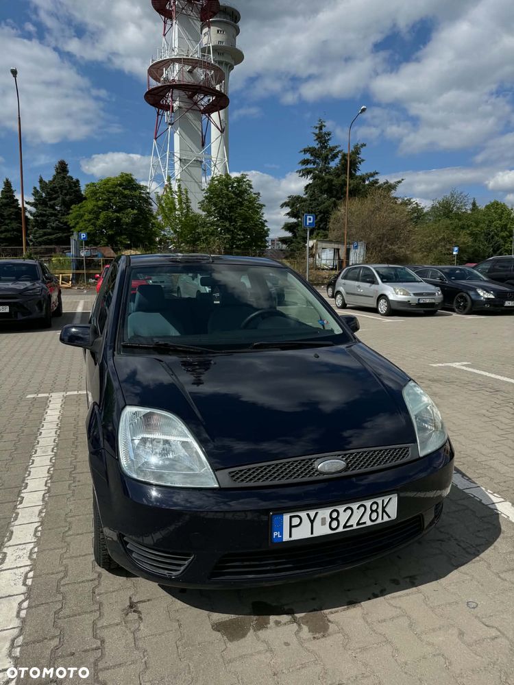 Ford Fiesta 1.3 Ambiente - 2