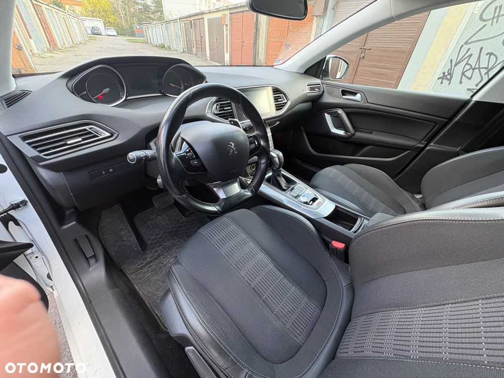 Peugeot 308 1.5 BlueHDi Allure S&S EAT6 - 7