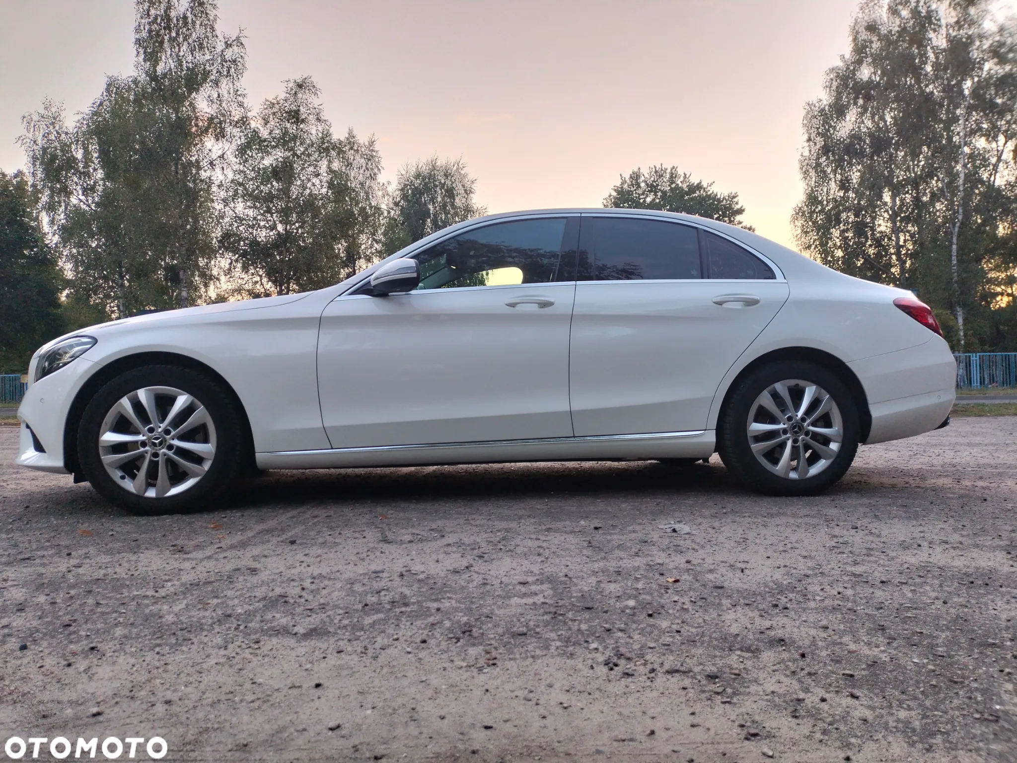 Mercedes-Benz Klasa C 220 d 9G-TRONIC - 16