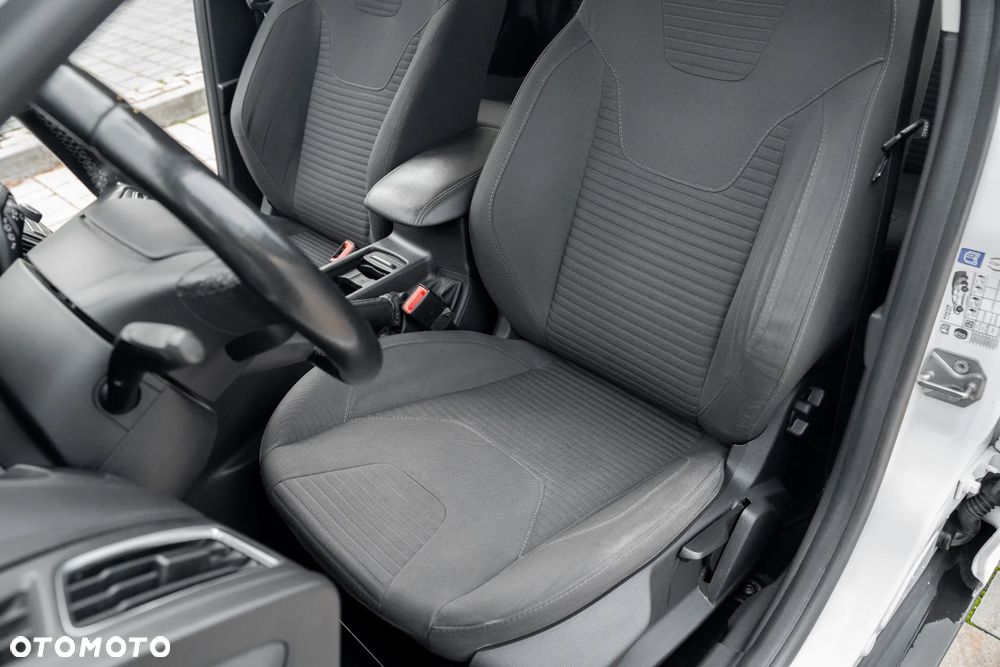 Ford Focus 2.0 TDCi Titanium ASS - 19