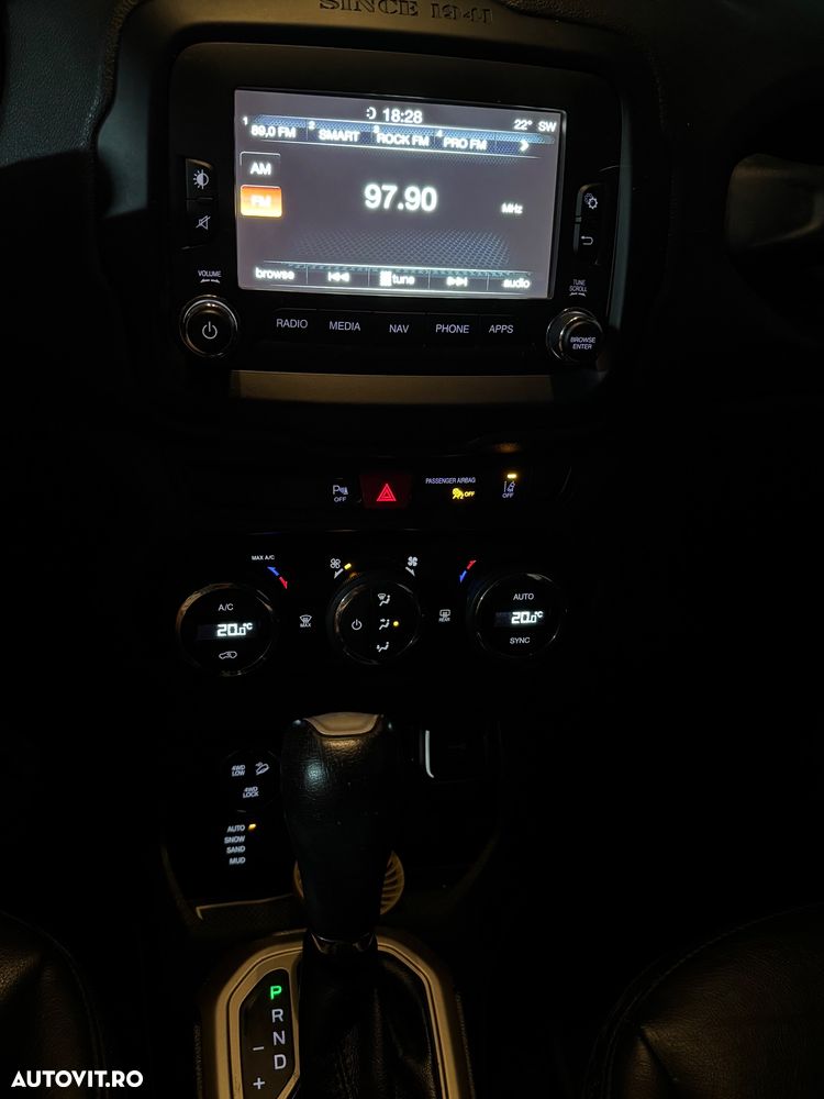 Jeep Renegade - 12