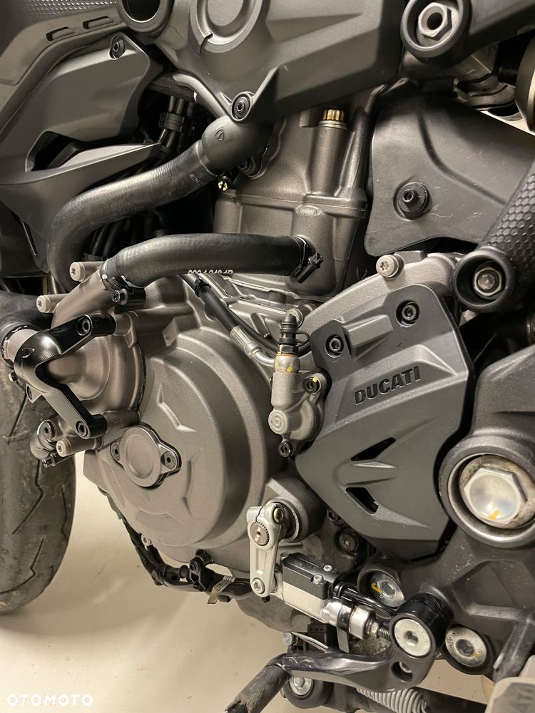 Ducati Monster - 22