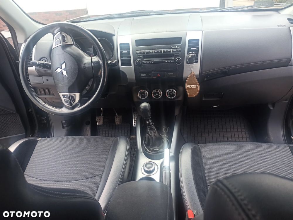 Mitsubishi Outlander 2.0 DID Instyle - 3