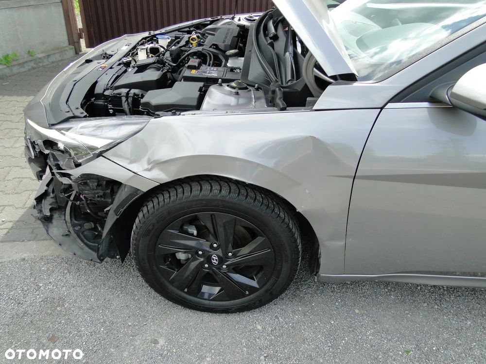 Hyundai Elantra 1.6 Smart - 38