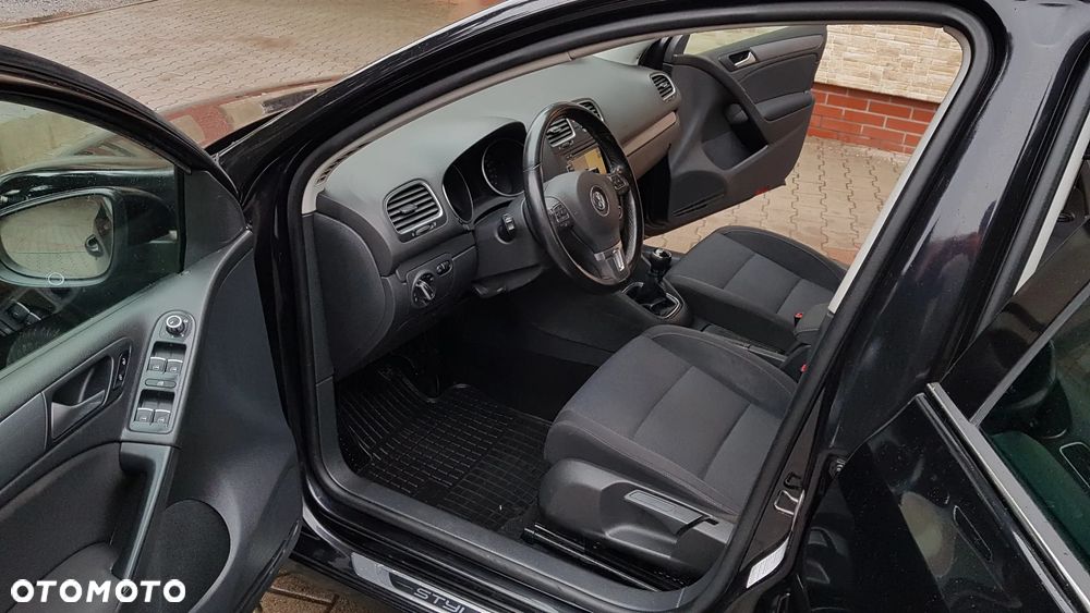 Volkswagen Golf 1.6 TDI Highline - 5