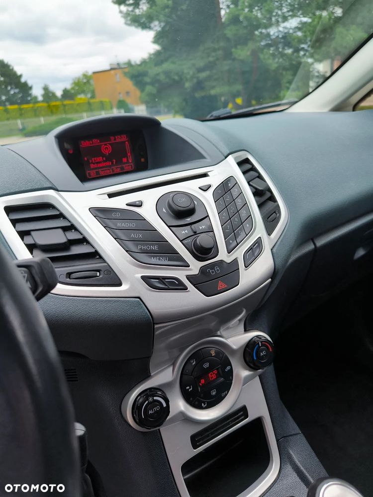 Ford Fiesta 1.4 Titanium EU5 - 13