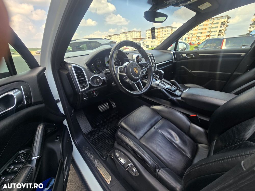 Porsche Cayenne - 21
