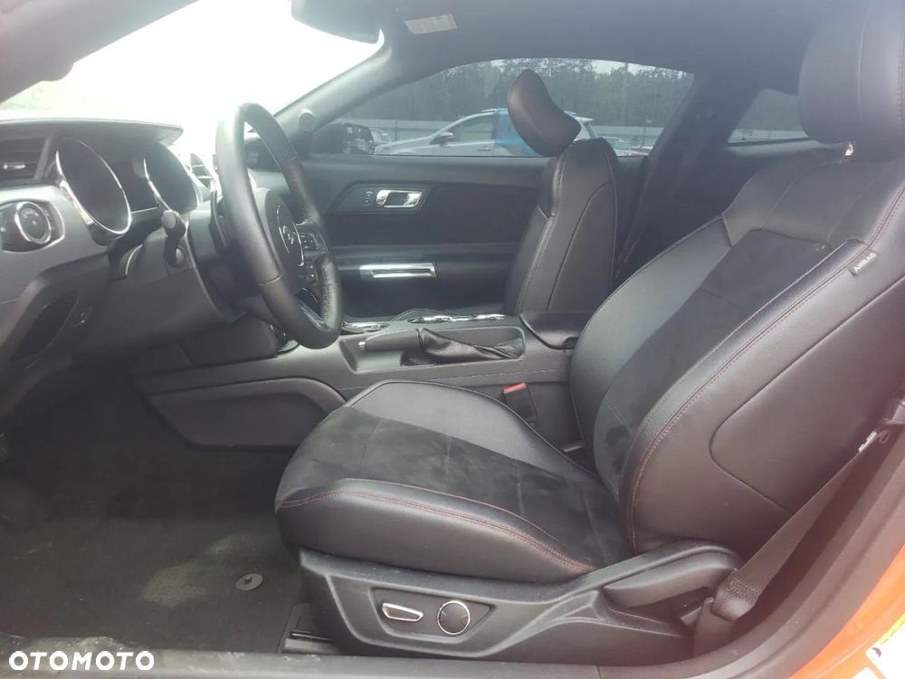 Ford Mustang 5.0 V8 GT - 8