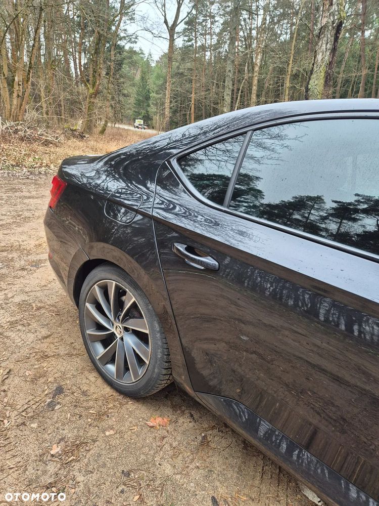 Skoda Superb 2.0 TDI 4x4 L&K DSG - 6