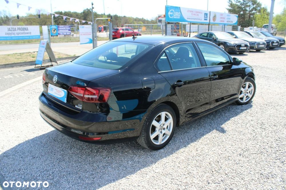 Volkswagen Jetta - 7