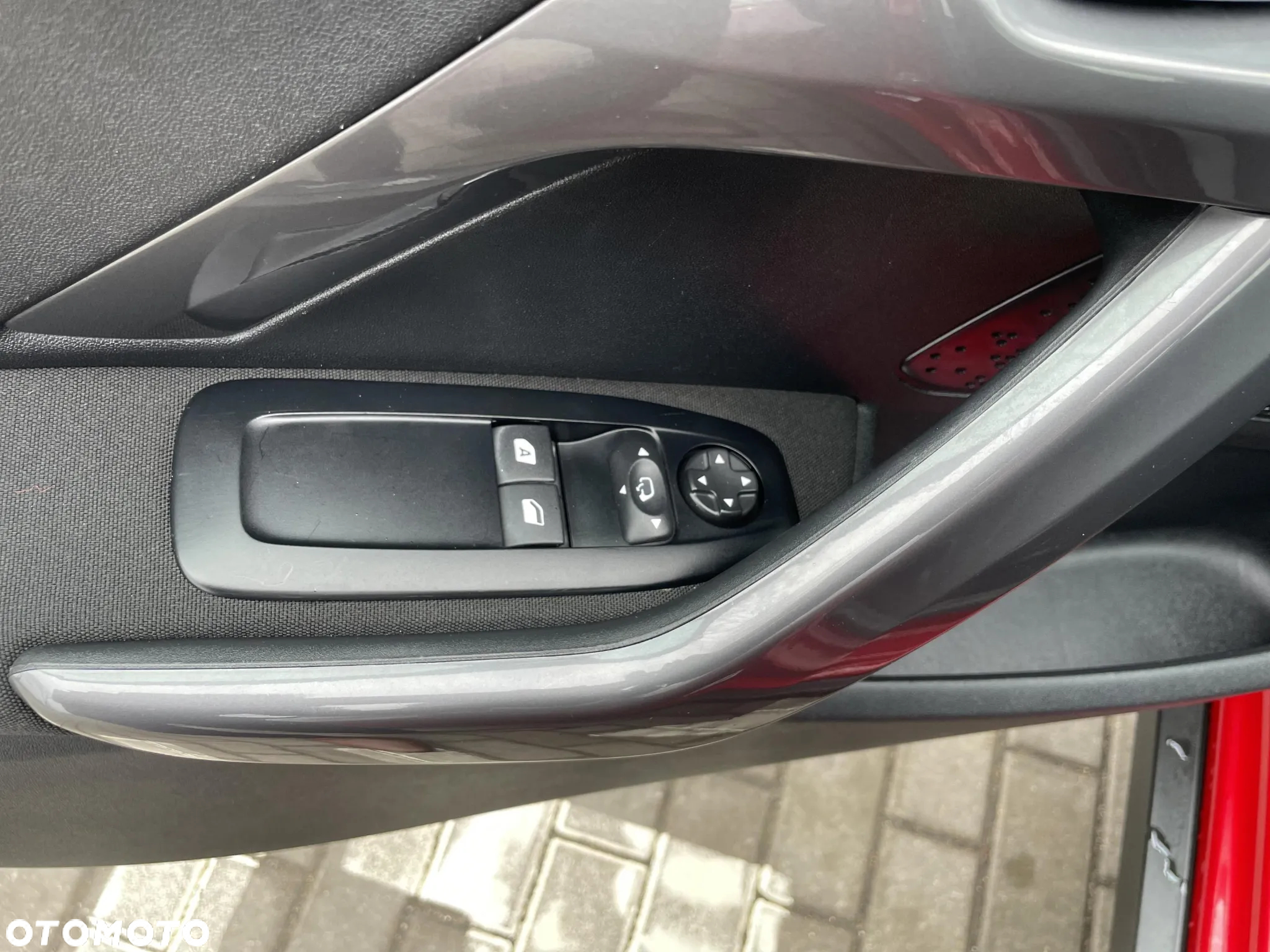 Peugeot 2008 1.2 Pure Tech Active S&S - 10