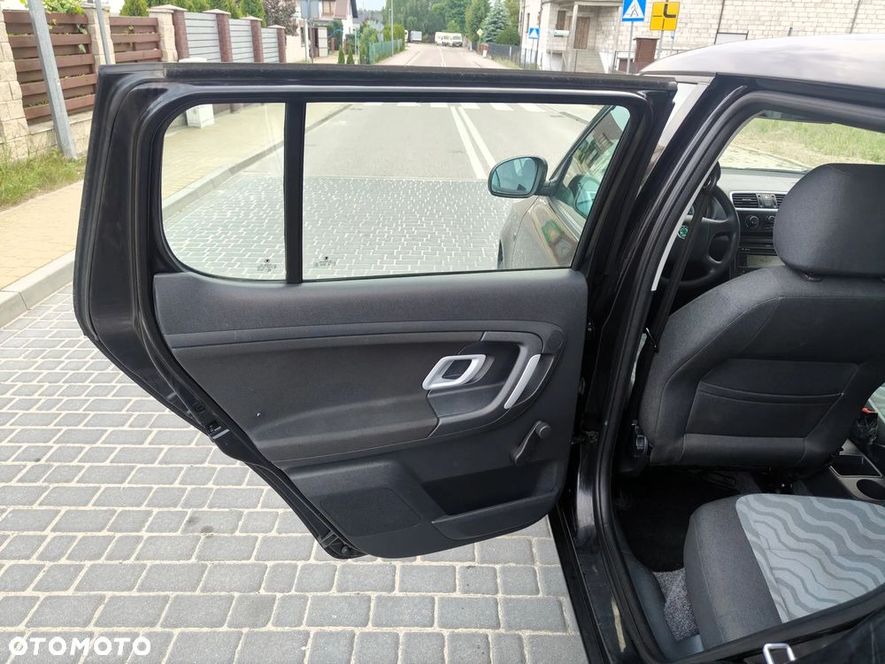 Skoda Fabia 1.2 HTP Elegance - 17