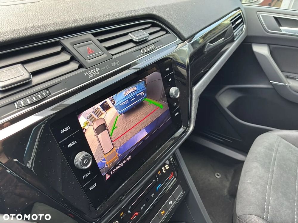 Volkswagen Touran - 15