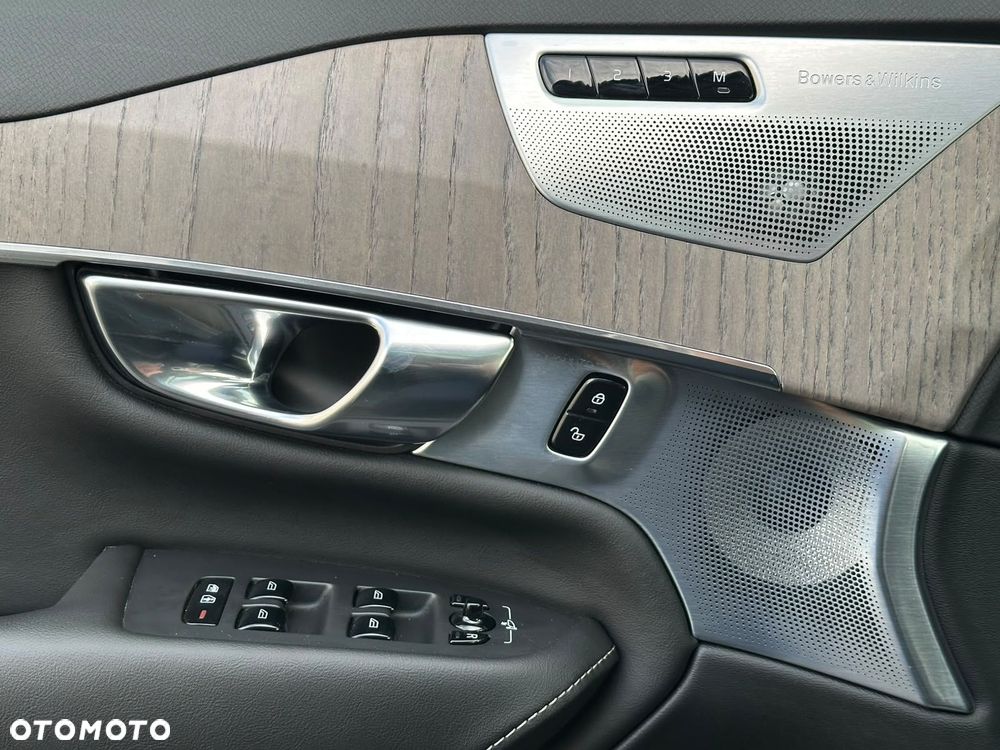 Volvo XC 90 - 24