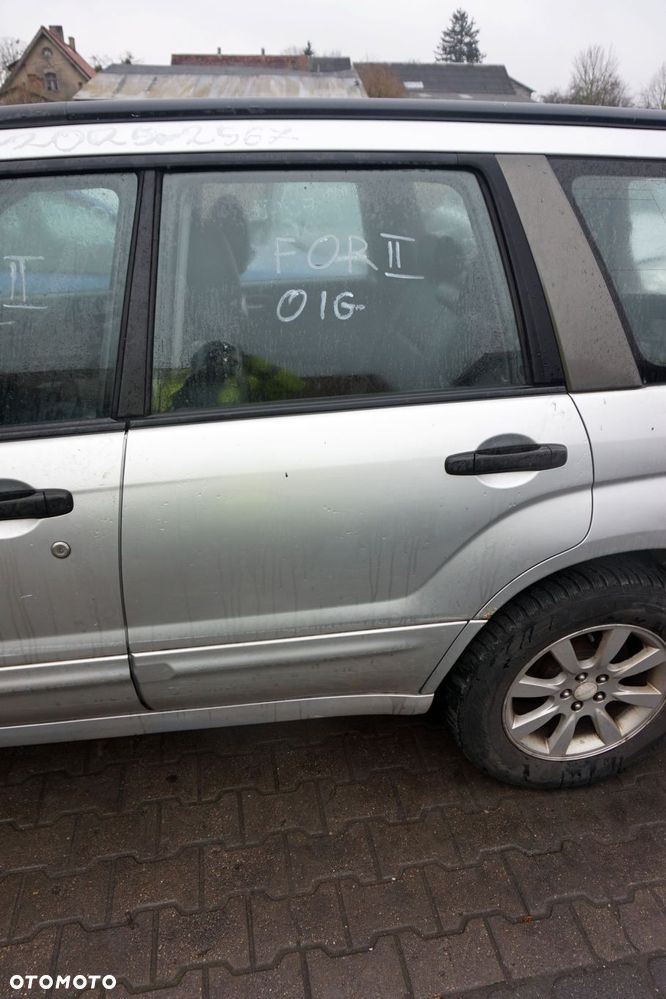 DRZWI TYLNE LEWE FORESTER II SG 01G  SREBRNY SUBARU 2002-2006 - 1