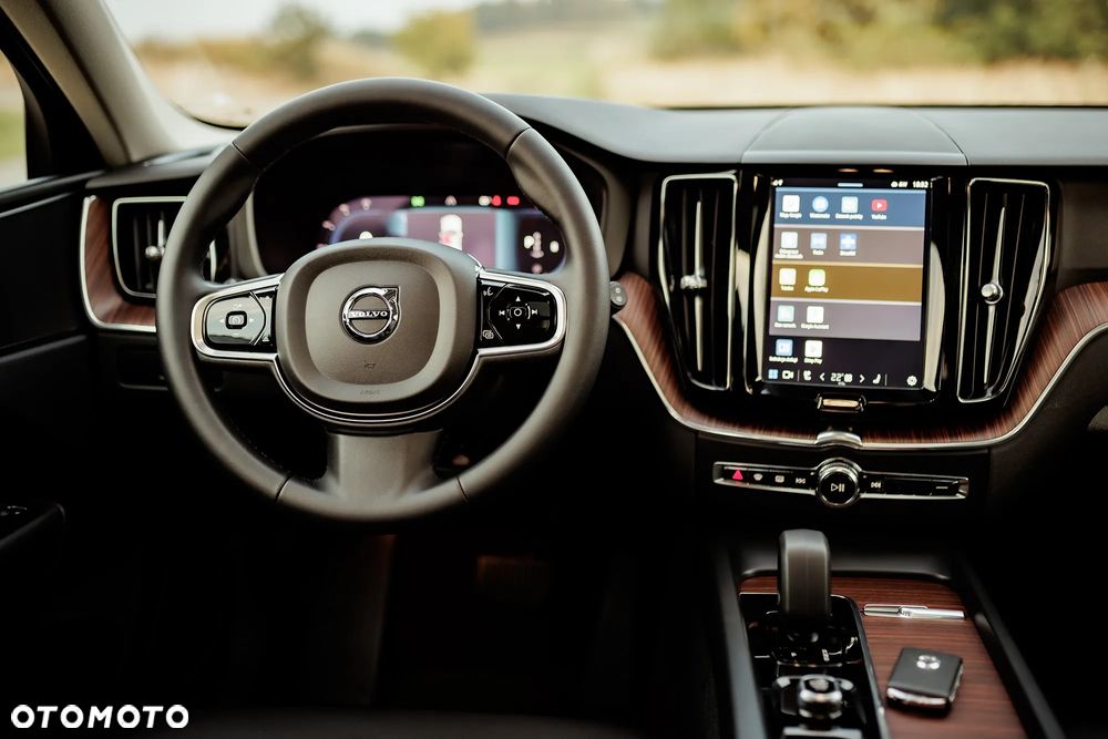 Volvo XC 60 B5 B AWD Plus Dark - 29