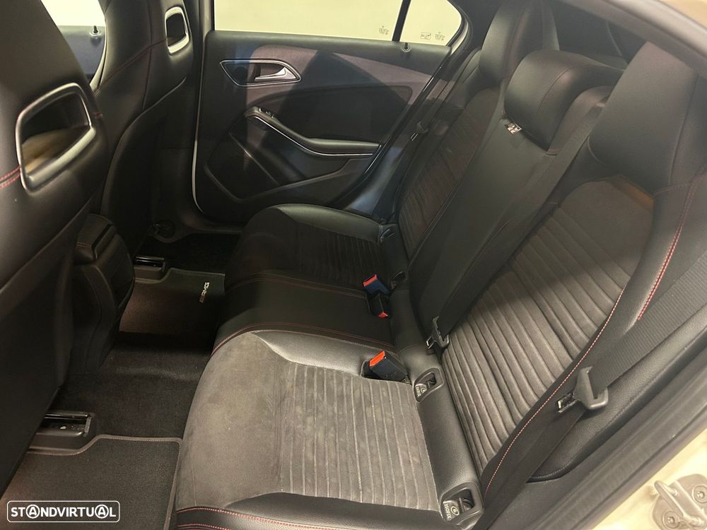 Mercedes-Benz A 180 CDI BE AMG Line - 12