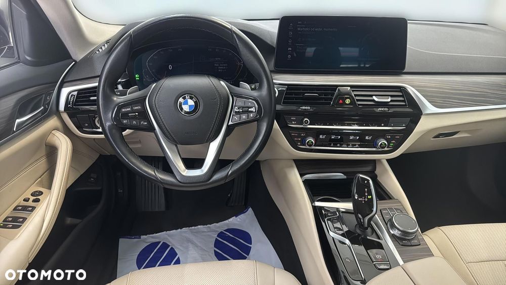 BMW Seria 5 520i mHEV sport - 14