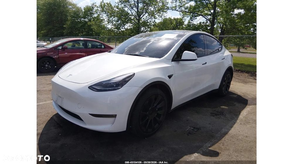 Tesla Model Y Long Range Dual Motor AWD - 2