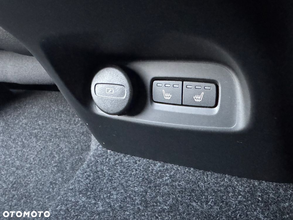 Volvo XC 40 B5 AWD Ultimate Dark - 20
