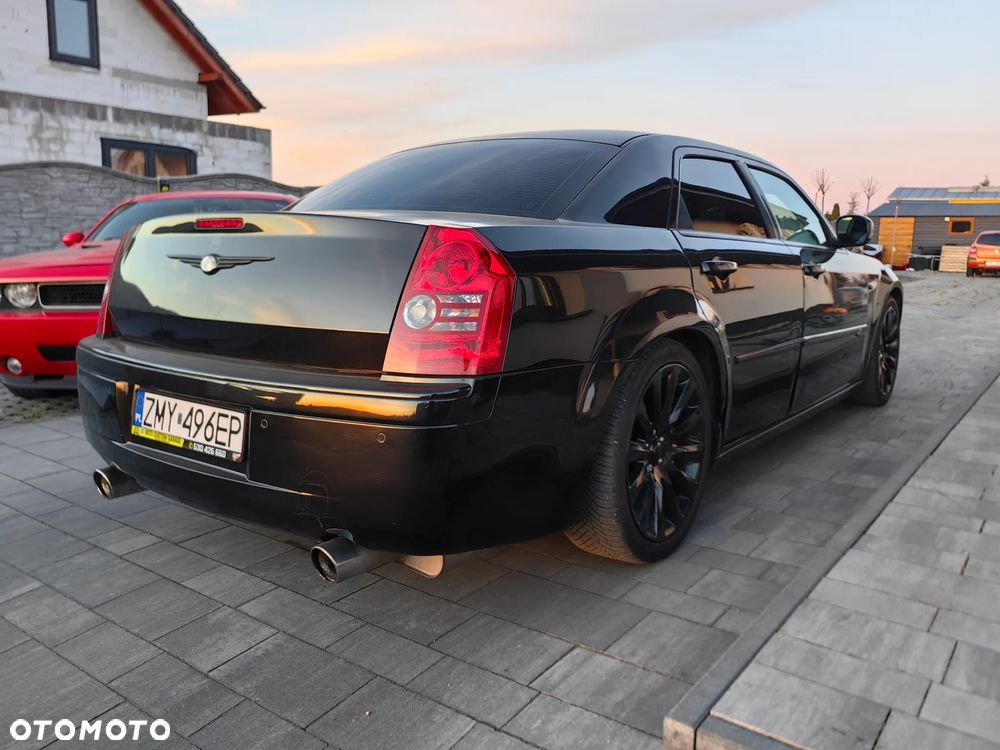 Chrysler 300C - 16