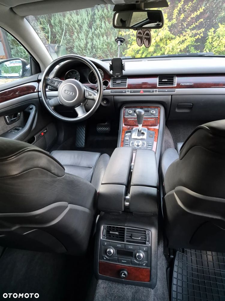 Audi A8 4.2 Quattro - 15