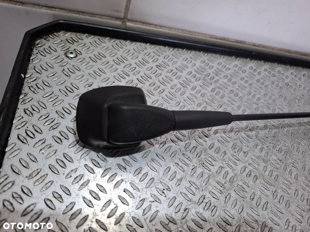 Antena dachowa Renault Master IV 2019 rok - 3