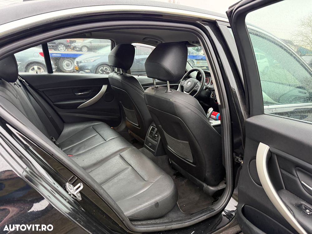 BMW Seria 3 320d Touring Aut. Efficient Dynamics Edition Blue Perf. Sport Line - 6