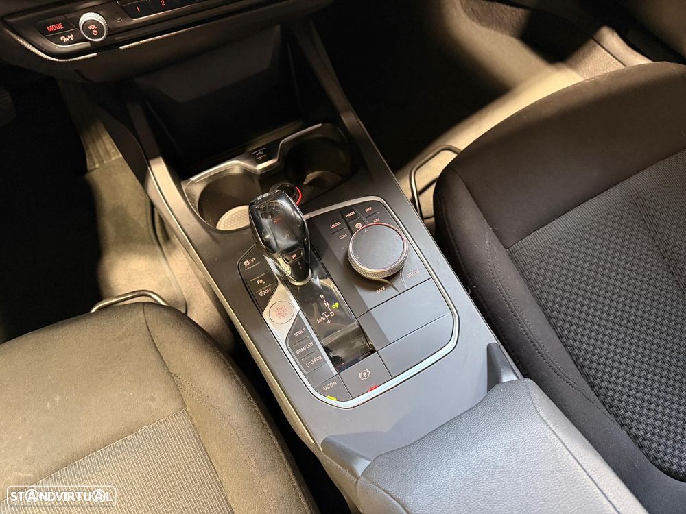 BMW 118 i Auto - 16