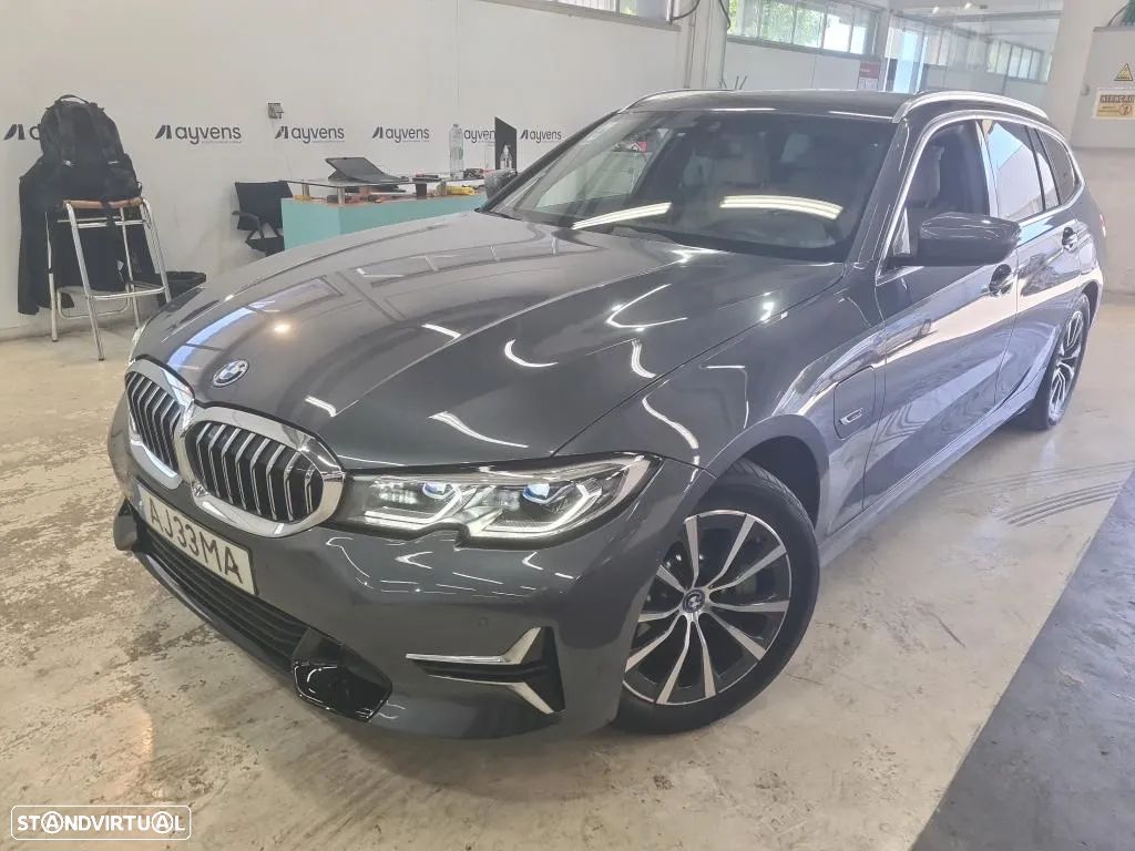 BMW 330 e Touring Line Luxury Auto - 1
