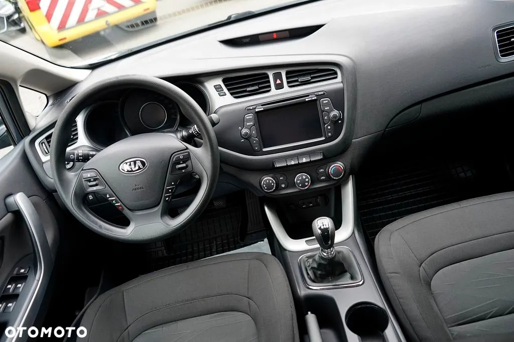 Kia Ceed - 25
