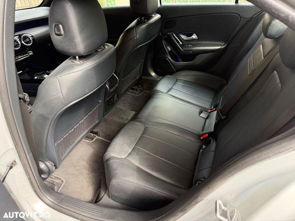 Mercedes-Benz A 180 Sedan 7G-DCT - 18