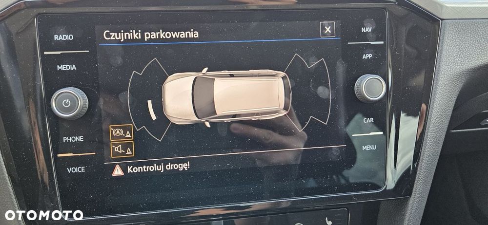 Volkswagen Passat Variant 2.0 TSI Business DSG - 24