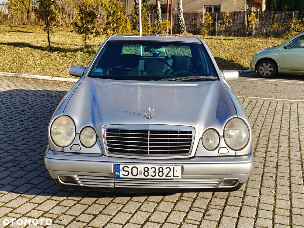 Mercedes-Benz Klasa E - 23