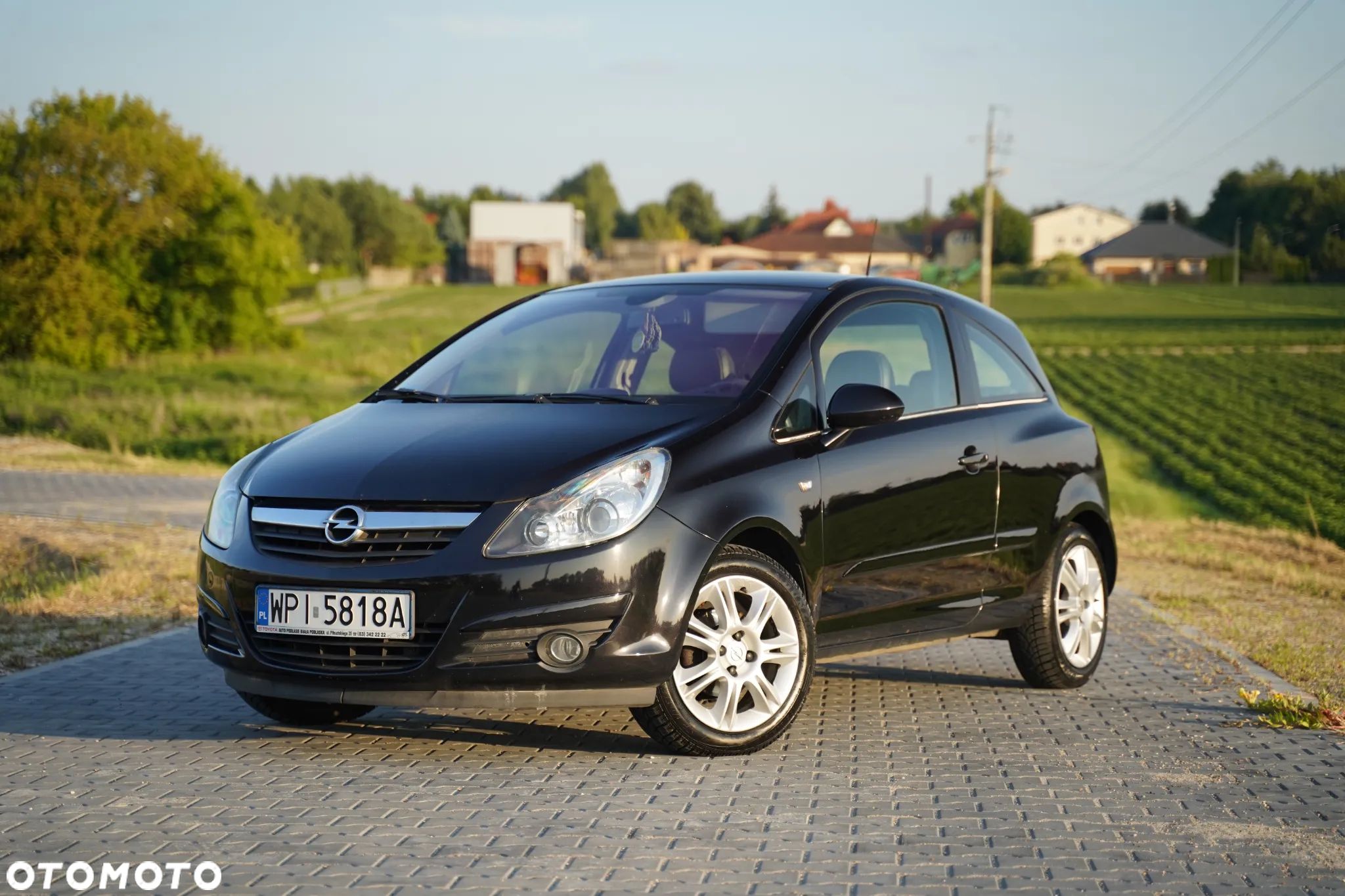 Opel Corsa 1.4 16V Enjoy - 1