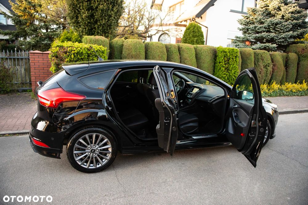 Ford Focus 1.5 EcoBoost ST-Line Red ASS - 17