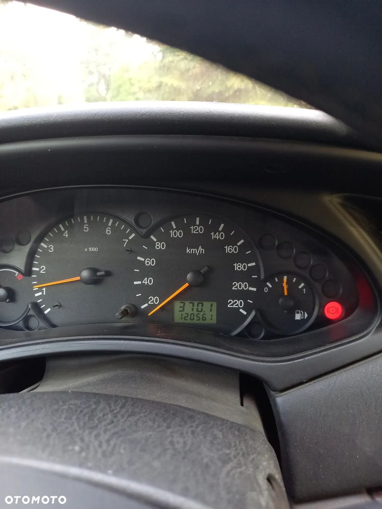 Ford Focus 1.6 Ghia - 6