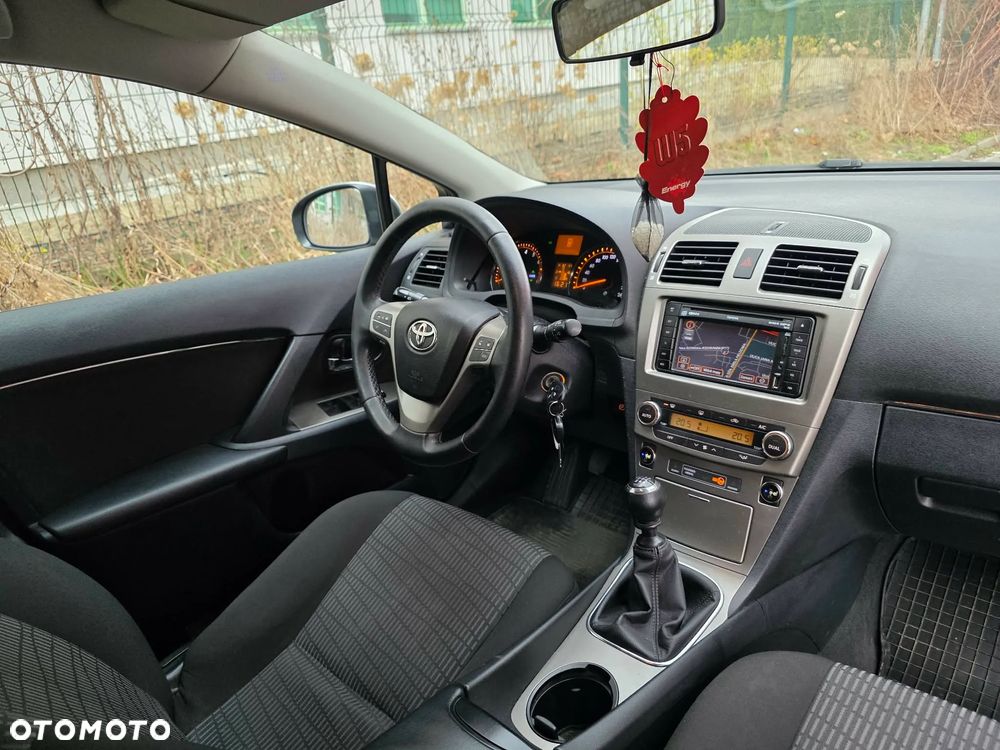 Toyota Avensis Touring Sports 1.8 Team Deutschland - 10