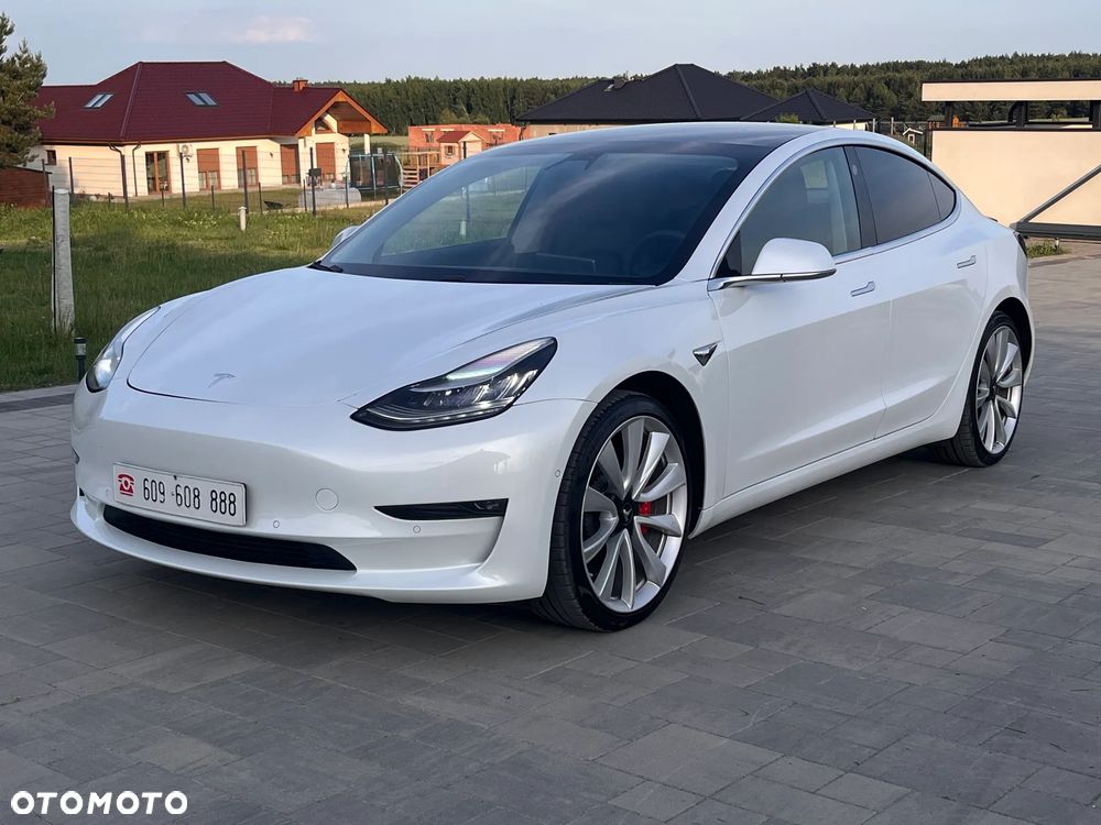 Tesla Model 3 - 1