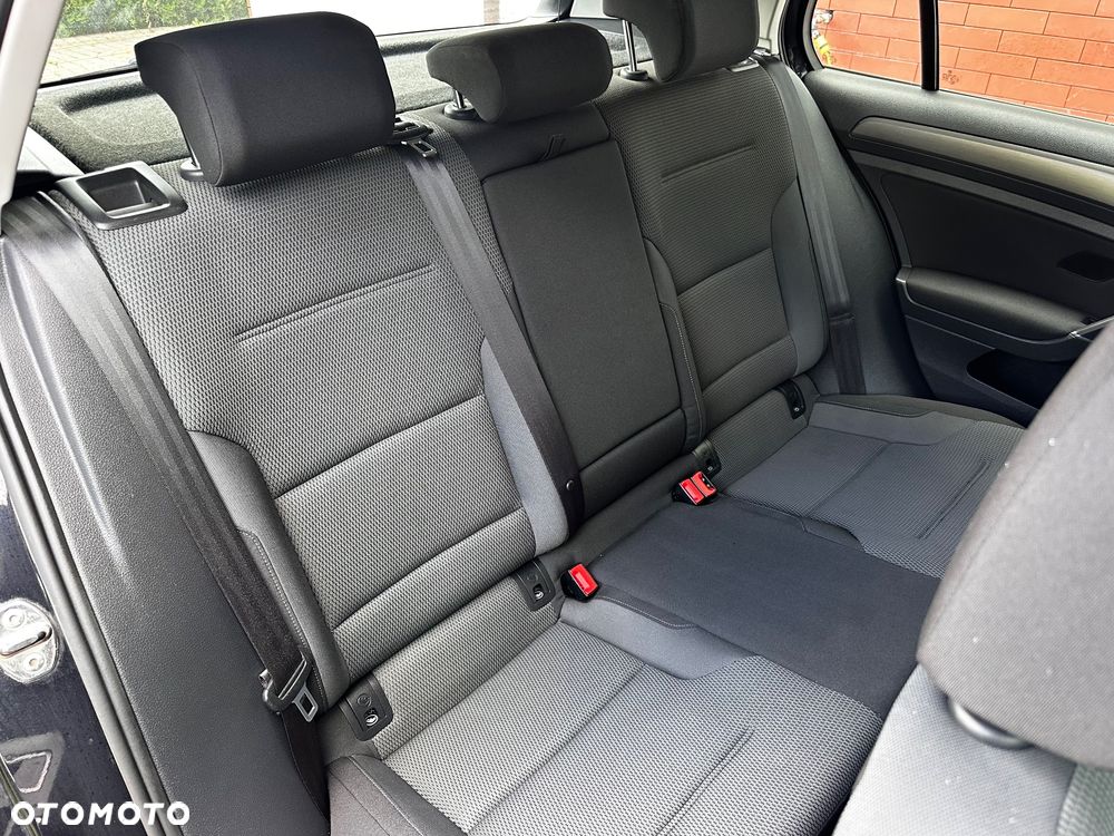 Volkswagen Golf 1.6 TDI BlueMotion Technology Comfortline - 24