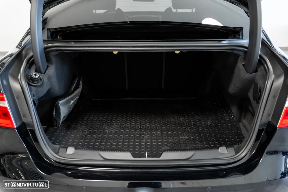 Jaguar XE 2.0 D R-Sport Aut. - 26