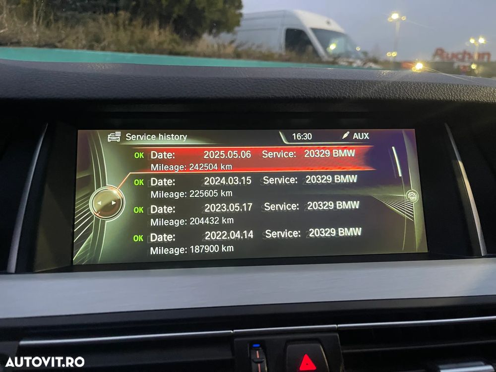 BMW Seria 5 520d Sport-Aut. - 39