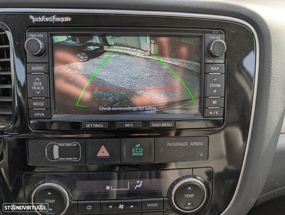 Mitsubishi Outlander - 12