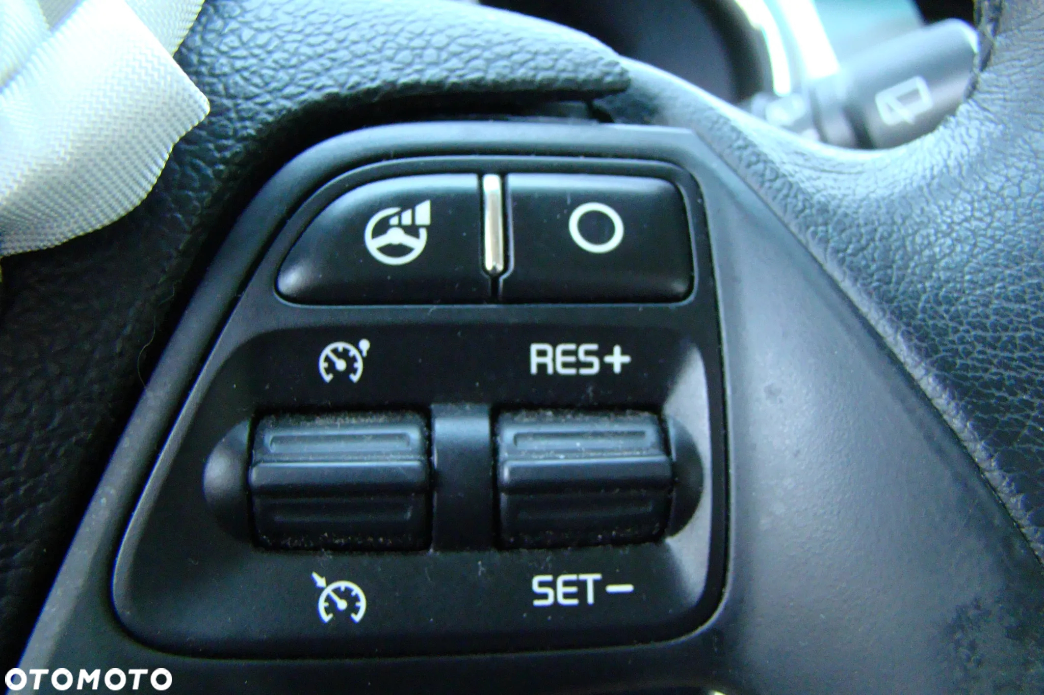Kia Ceed - 9